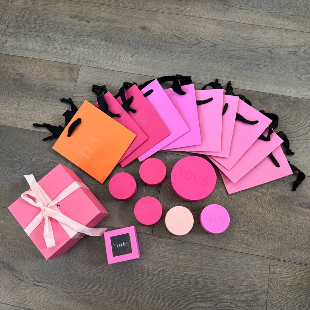 Tous Pink Gift Boxes and Bags Assortment - Pink
